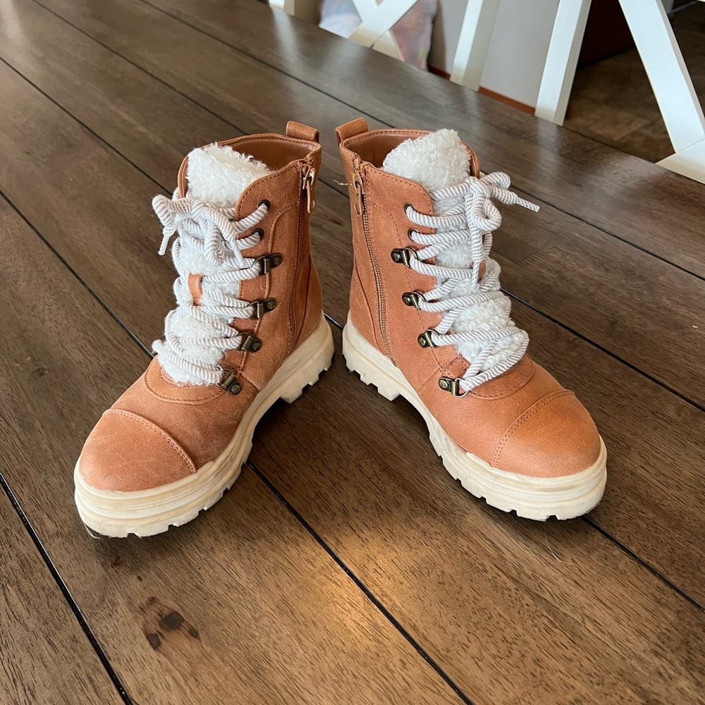 Girls Willa Zipper Slip On/ Lace Up Boots size 1